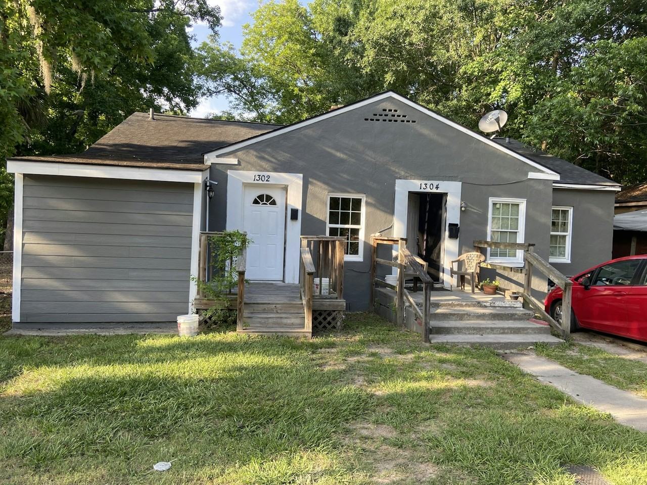 1302 E 55th St - Photo 2 of 9