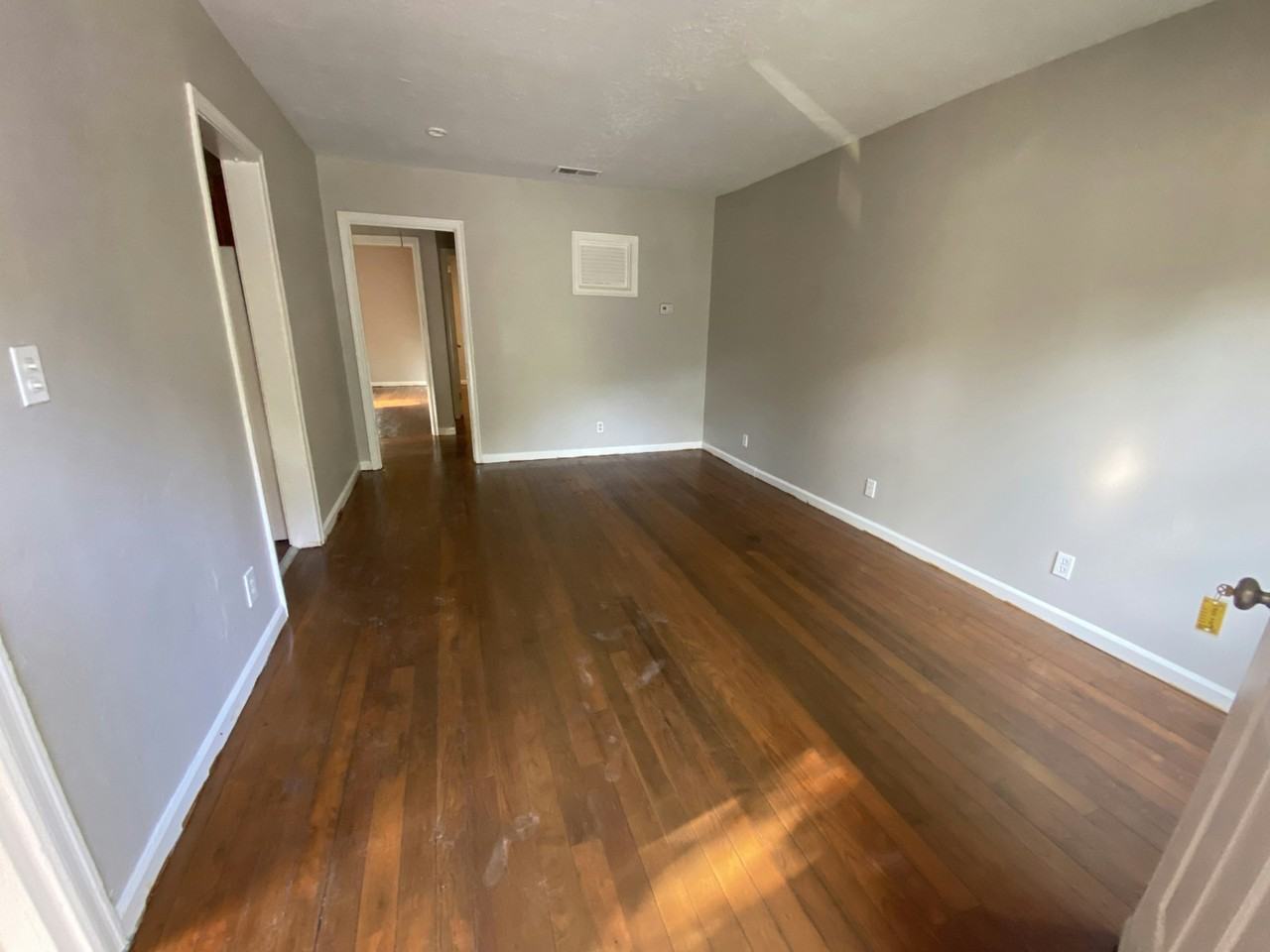 1302 E 55th St - Photo 3 of 9