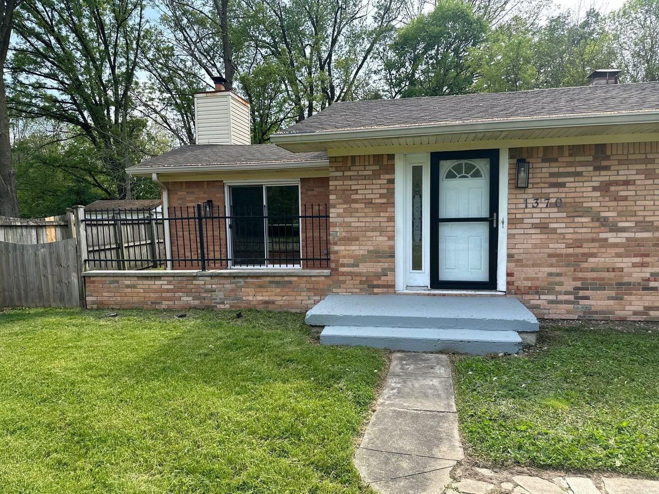 1370 Farley Dr #1370 - Photo 3 of 20