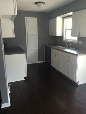 327 N Jane St - Photo 3 of 11