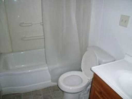1240 17th St - Photo 3 of 7