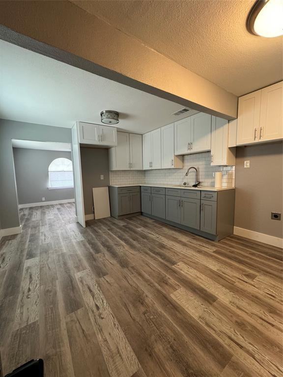 9103 Bluecrest Dr - Photo 3 of 7