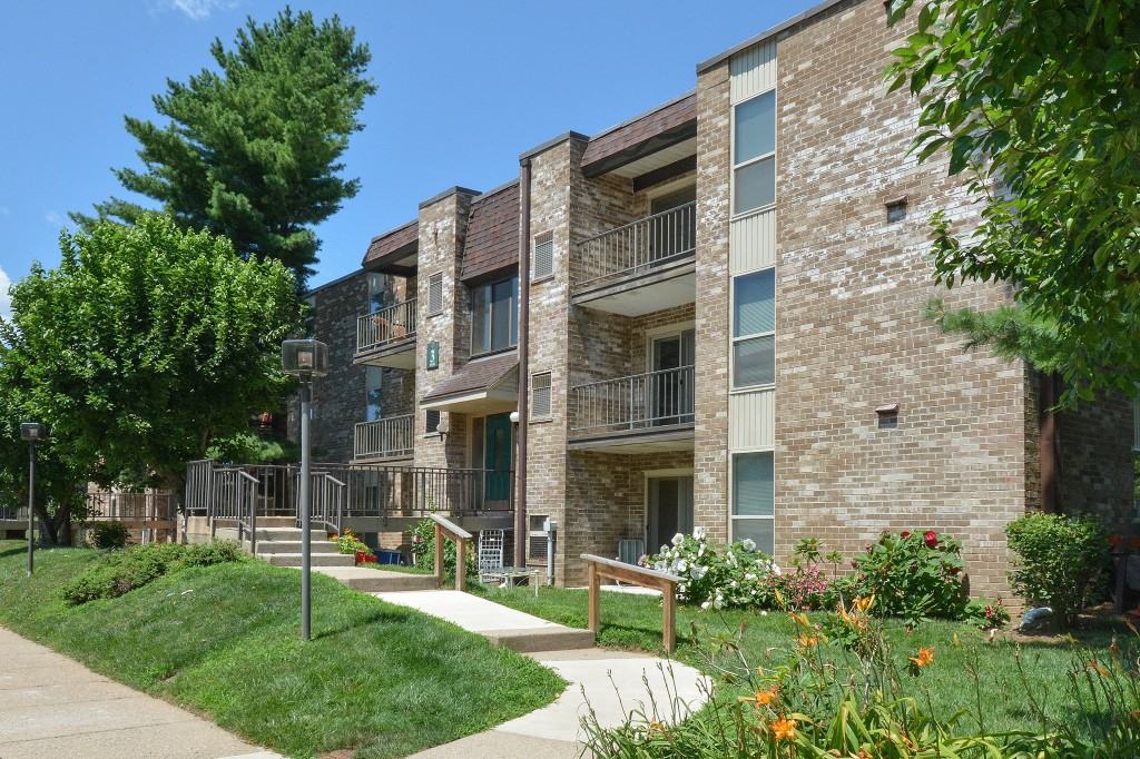 Summit Trace Apartments - Photo 3 of 35