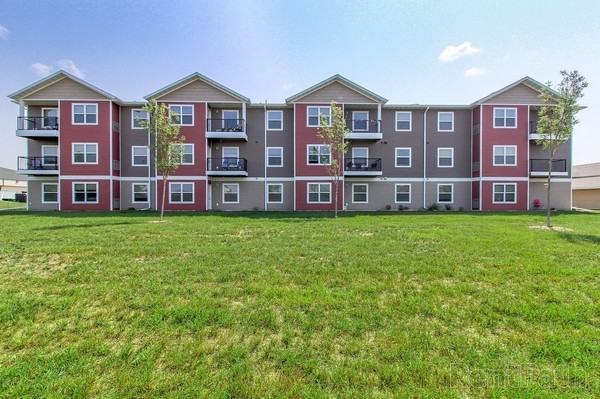 Kenwood on 5th Apartments - Photo 3 of 31