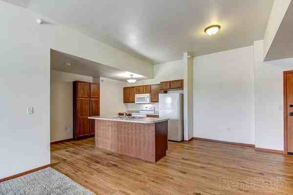 Kenwood on 5th Apartments - Photo 5 of 31