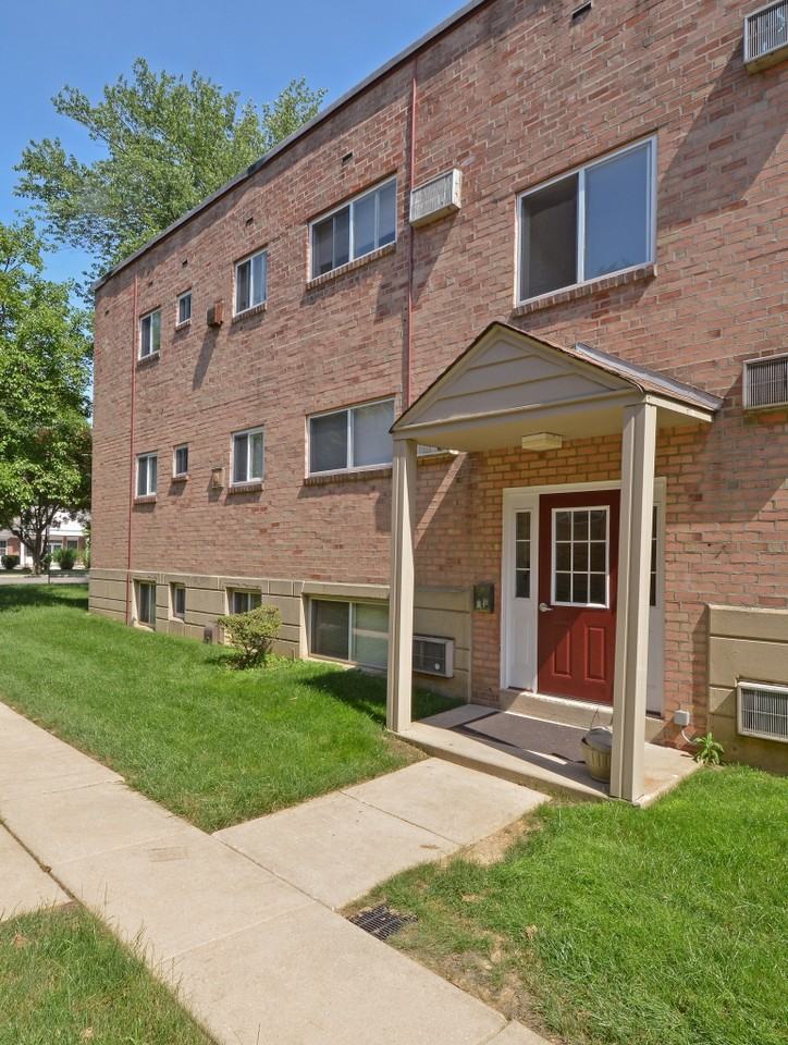 Woodview Apartments - Photo 2 of 17