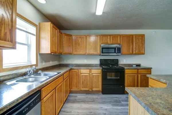 Meadow Ridge Apartments - Photo 3 of 21