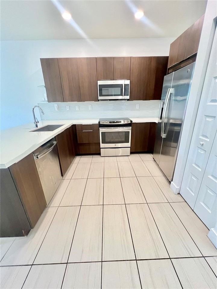 8871 Nw 103rd Pl - Photo 3 of 8
