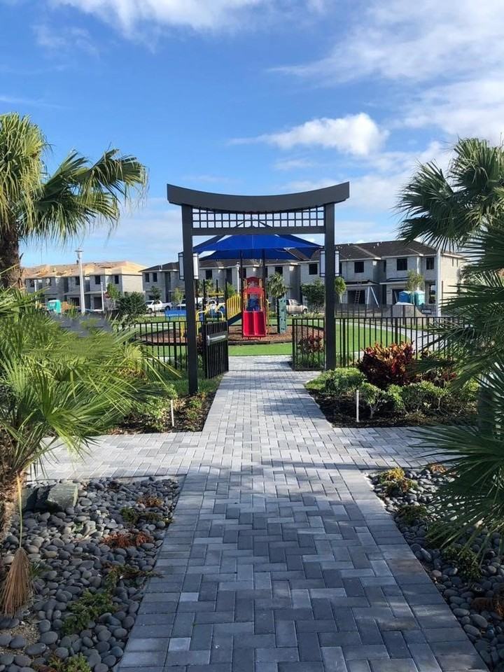 15830 Nw 91st Ave - Photo 2 of 8