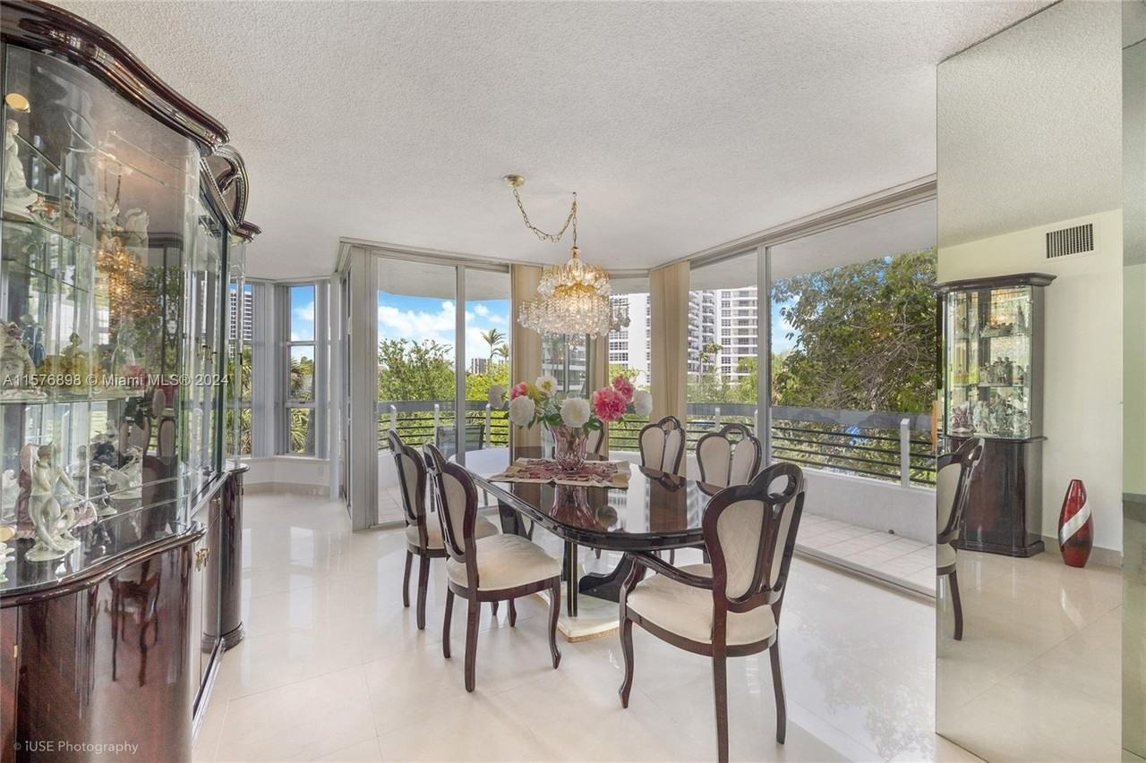 3600 Mystic Pointe Dr #407 - Photo 3 of 8