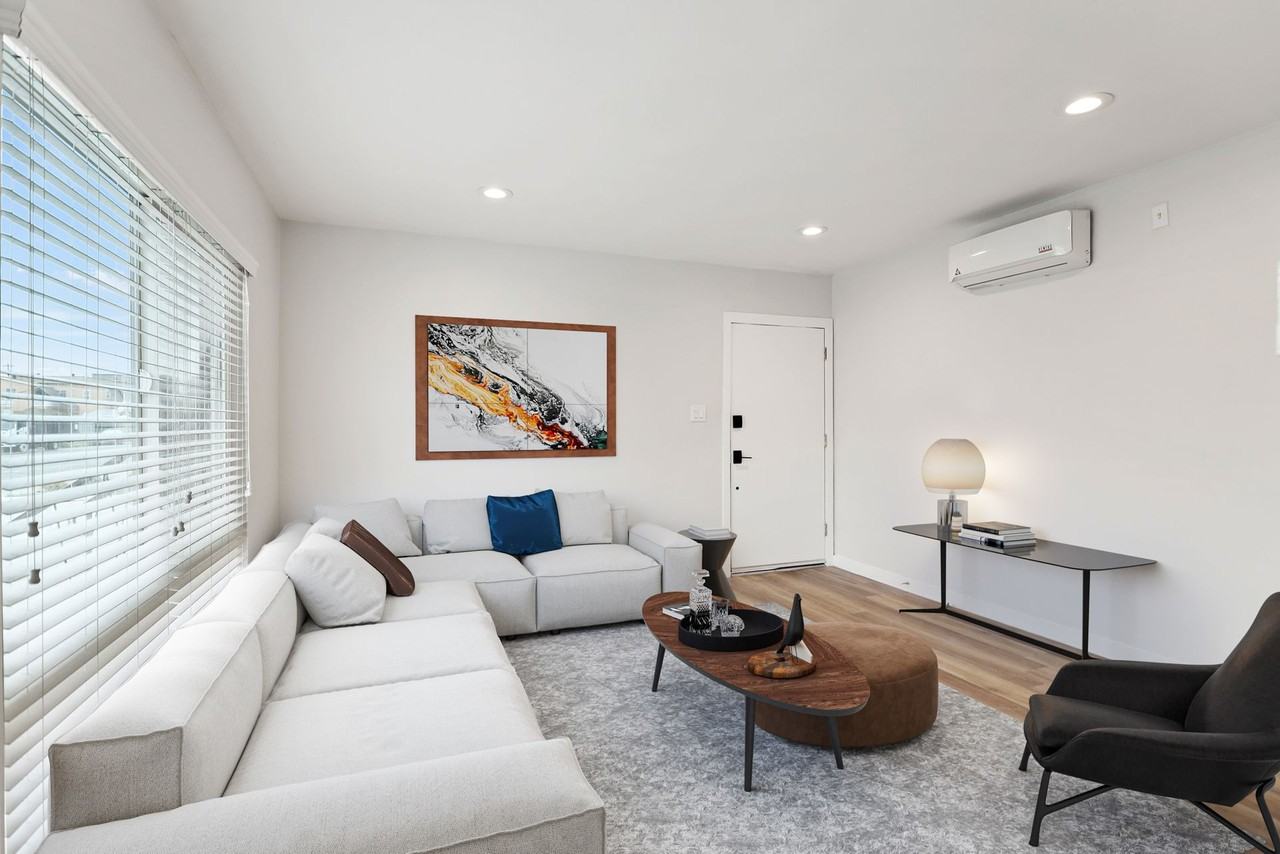 1358 W 36th Street - Photo 5 of 20
