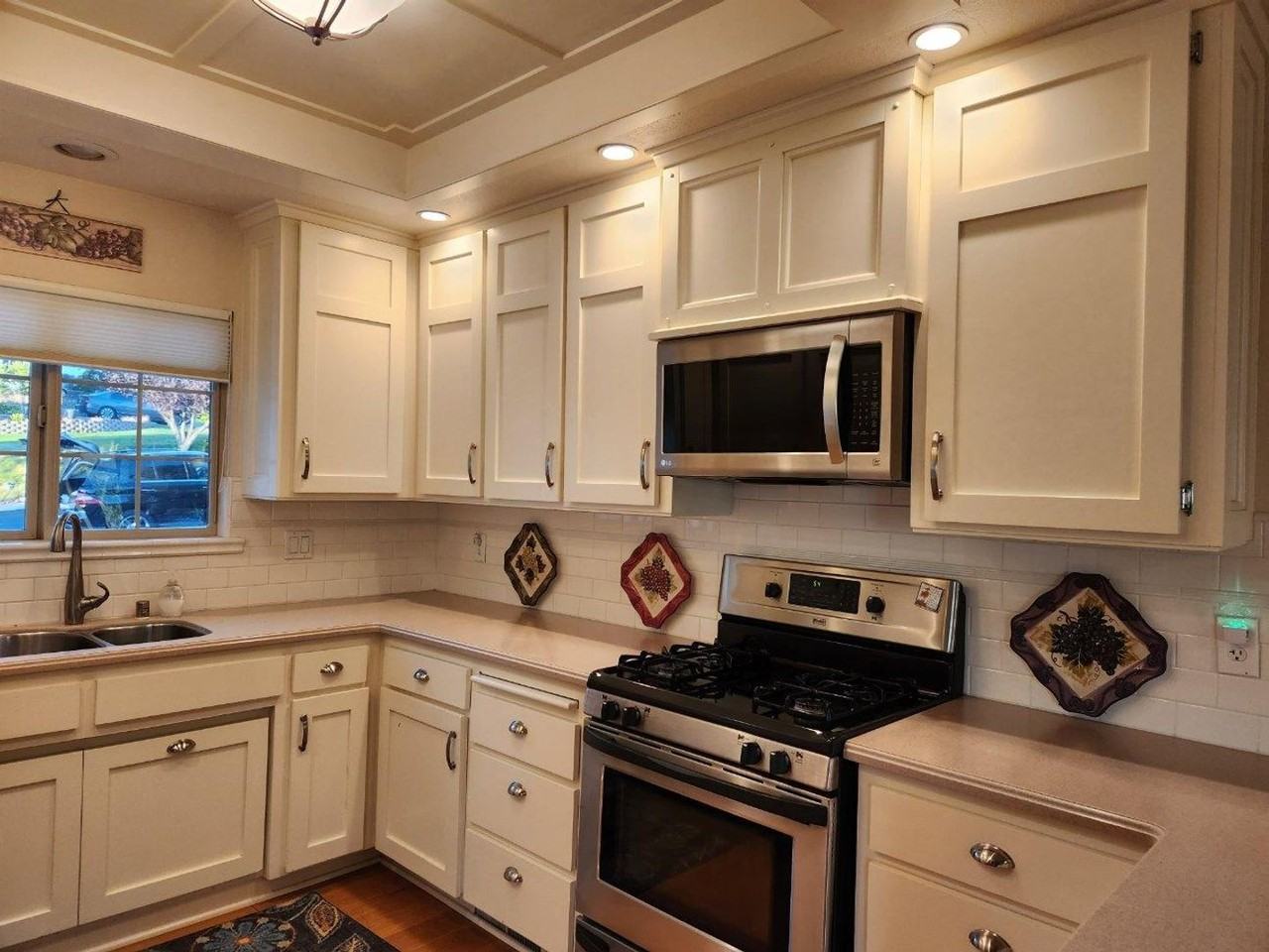 2090 Canal St - Photo 2 of 12