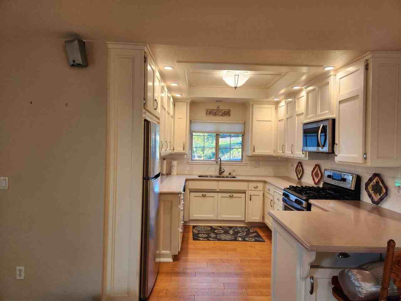 2090 Canal St - Photo 3 of 12