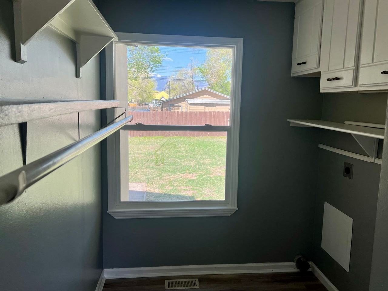 2530 N Wahsatch Ave - Photo 5 of 16