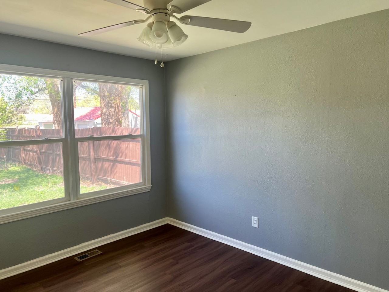 2530 N Wahsatch Ave - Photo 7 of 16