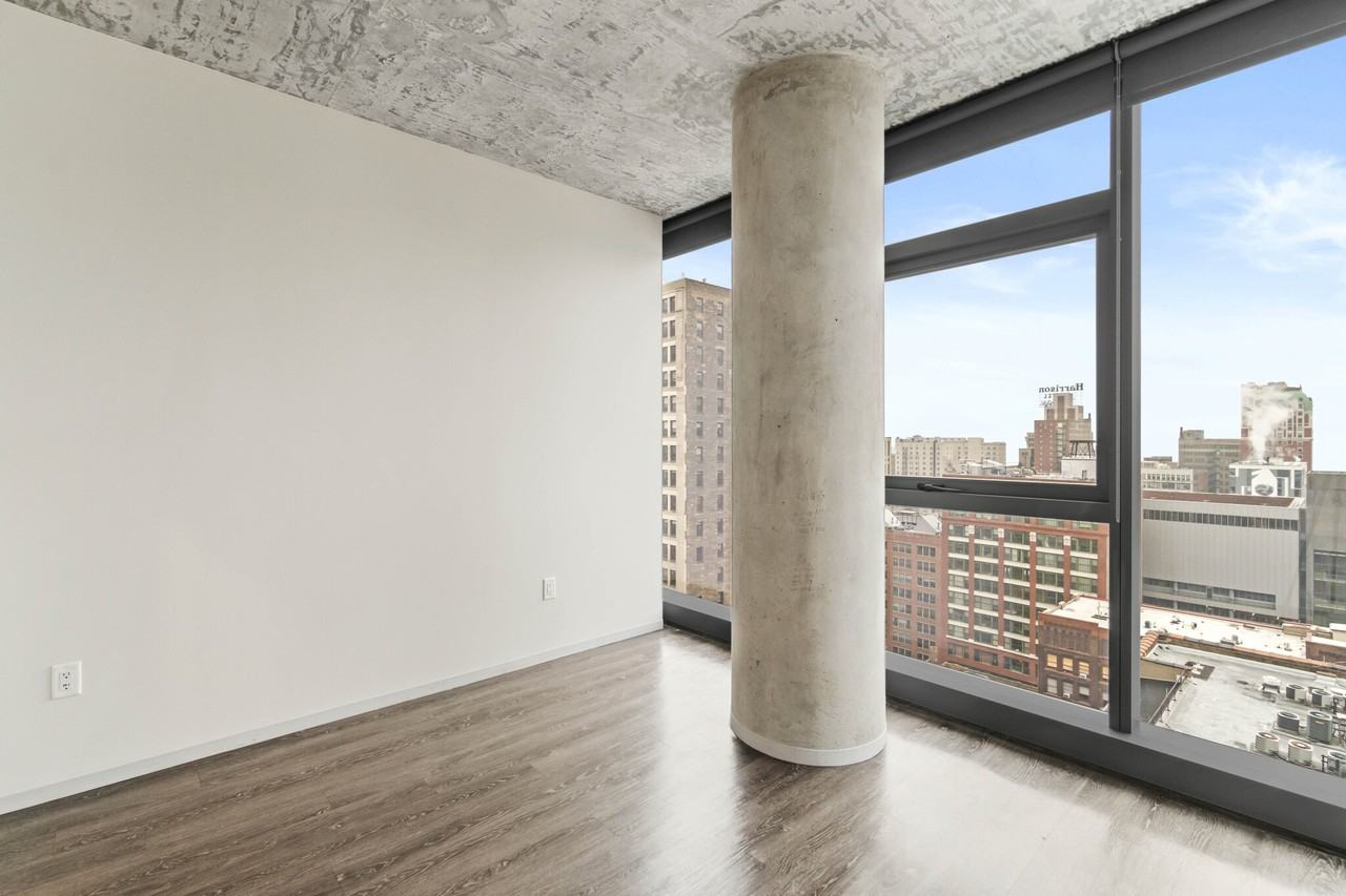 717 S Clark St #2-2 - Photo 2 of 22