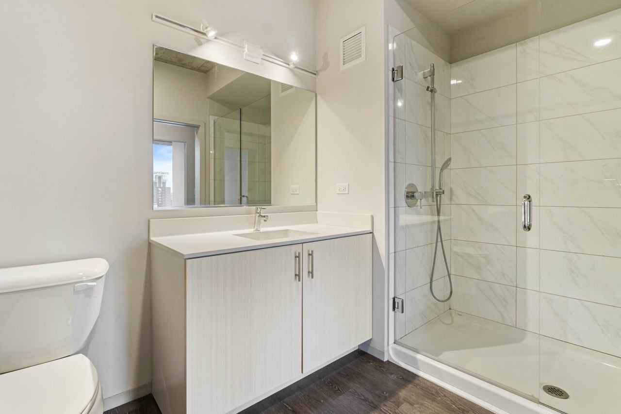 717 S Clark St #2-2 - Photo 4 of 22