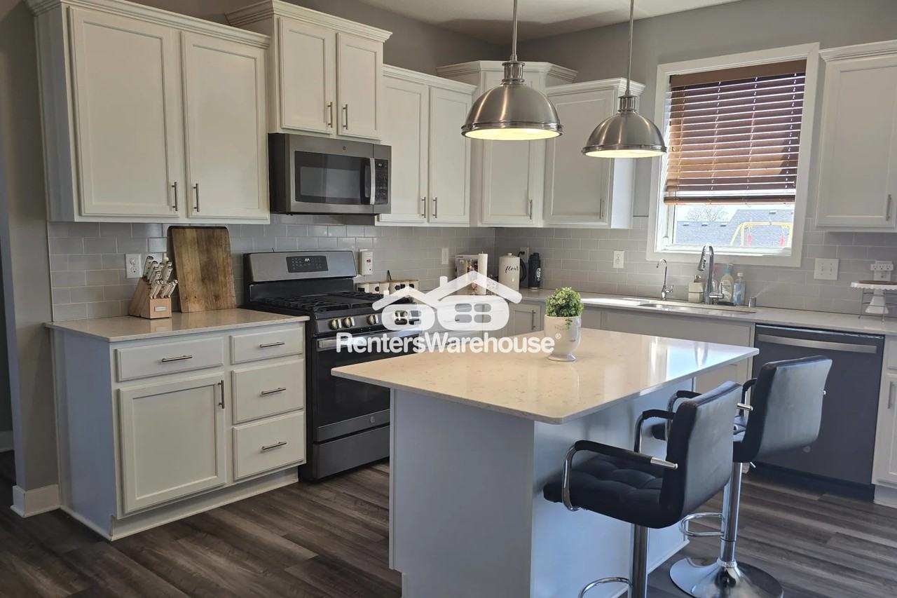 1459 Nutmeg Cir - Photo 3 of 35