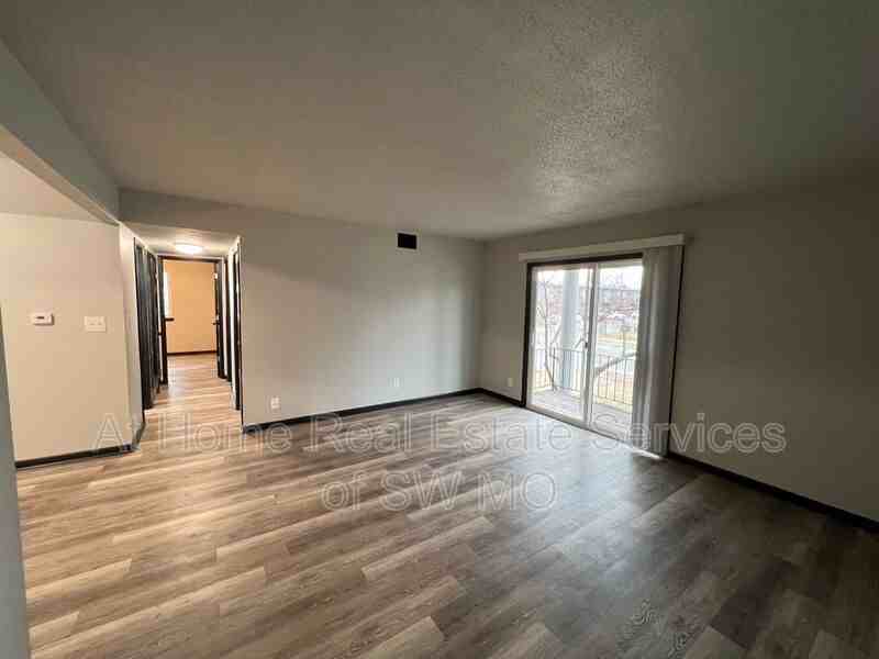 1242 E Cherry St #103 - Photo 2 of 14