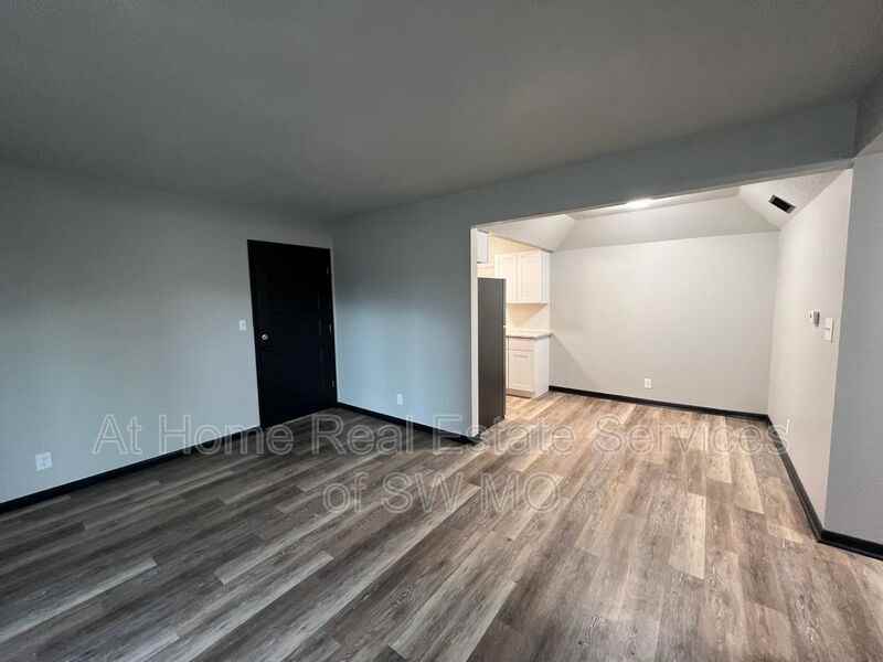 1242 E Cherry St #103 - Photo 3 of 14