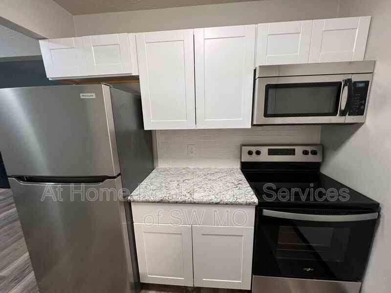 1242 E Cherry St #103 - Photo 5 of 14