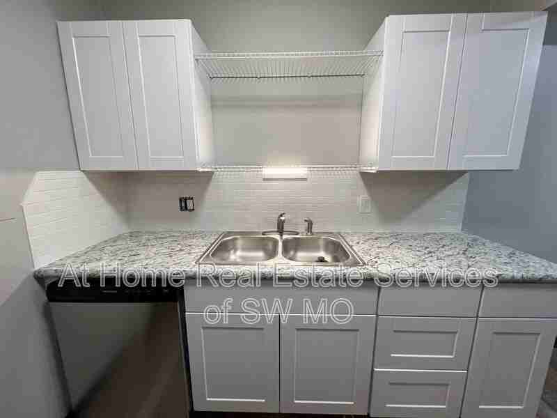 1242 E Cherry St #103 - Photo 6 of 14