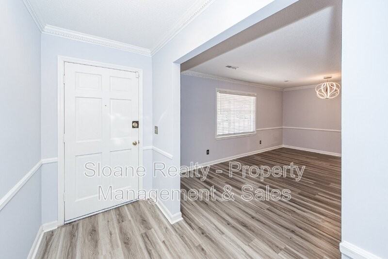 176 Foxborough Rd - Photo 3 of 43
