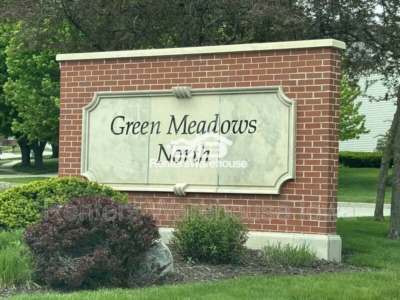 9015 Telford Circle - Photo 2 of 34