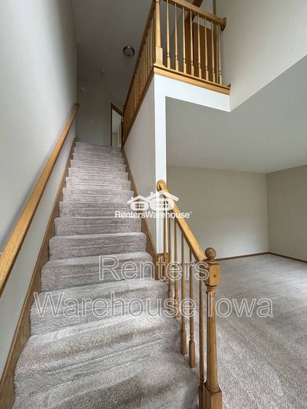 9015 Telford Circle - Photo 6 of 34