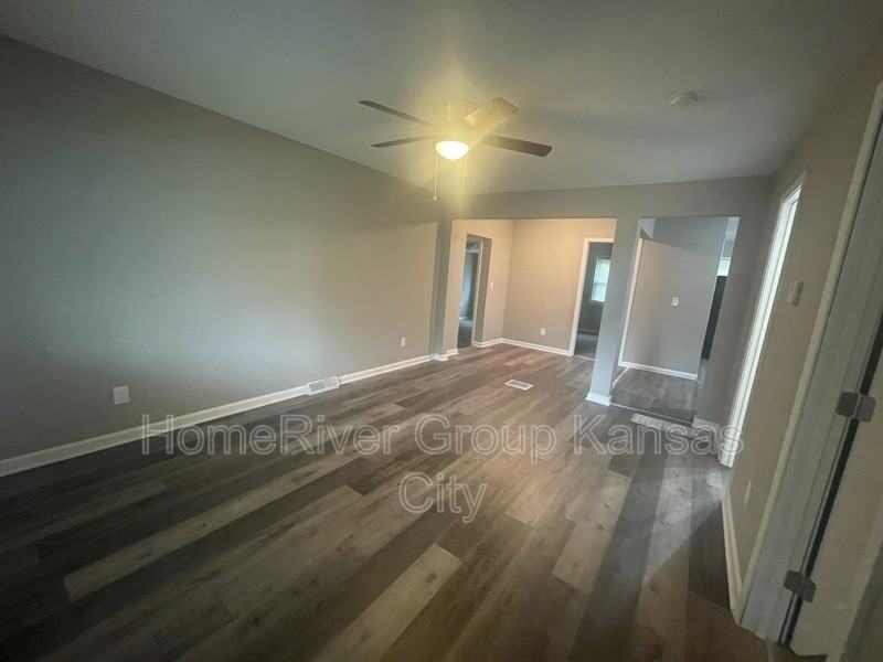 1506 N Main St - Photo 2 of 16