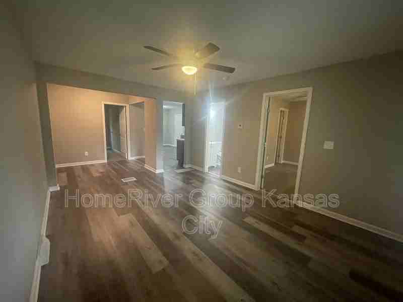 1506 N Main St - Photo 3 of 16