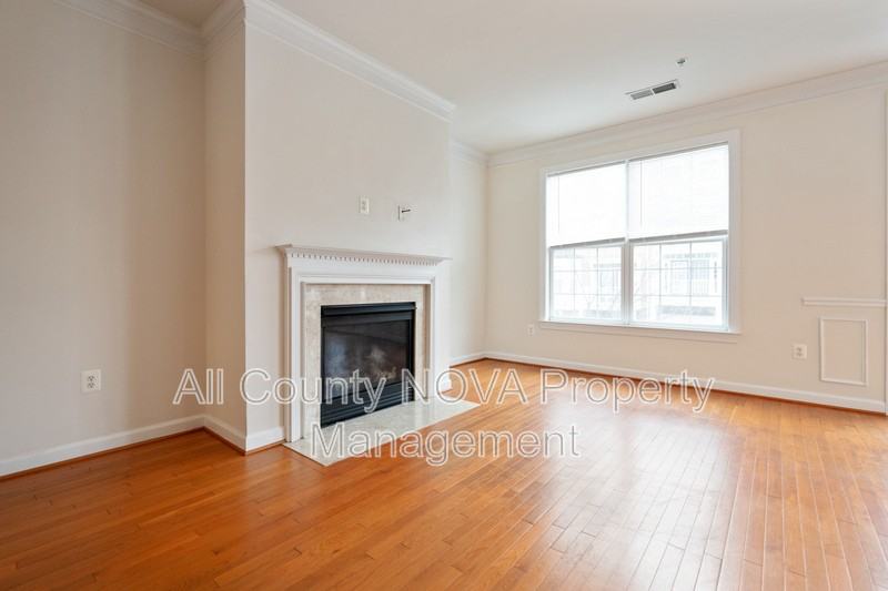 3546 Carriage Walk Ln #47D - Photo 5 of 22