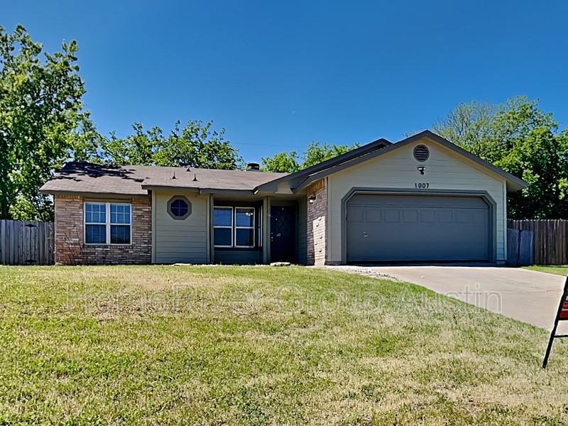 1007 Edgerly Ln - Photo 2 of 26