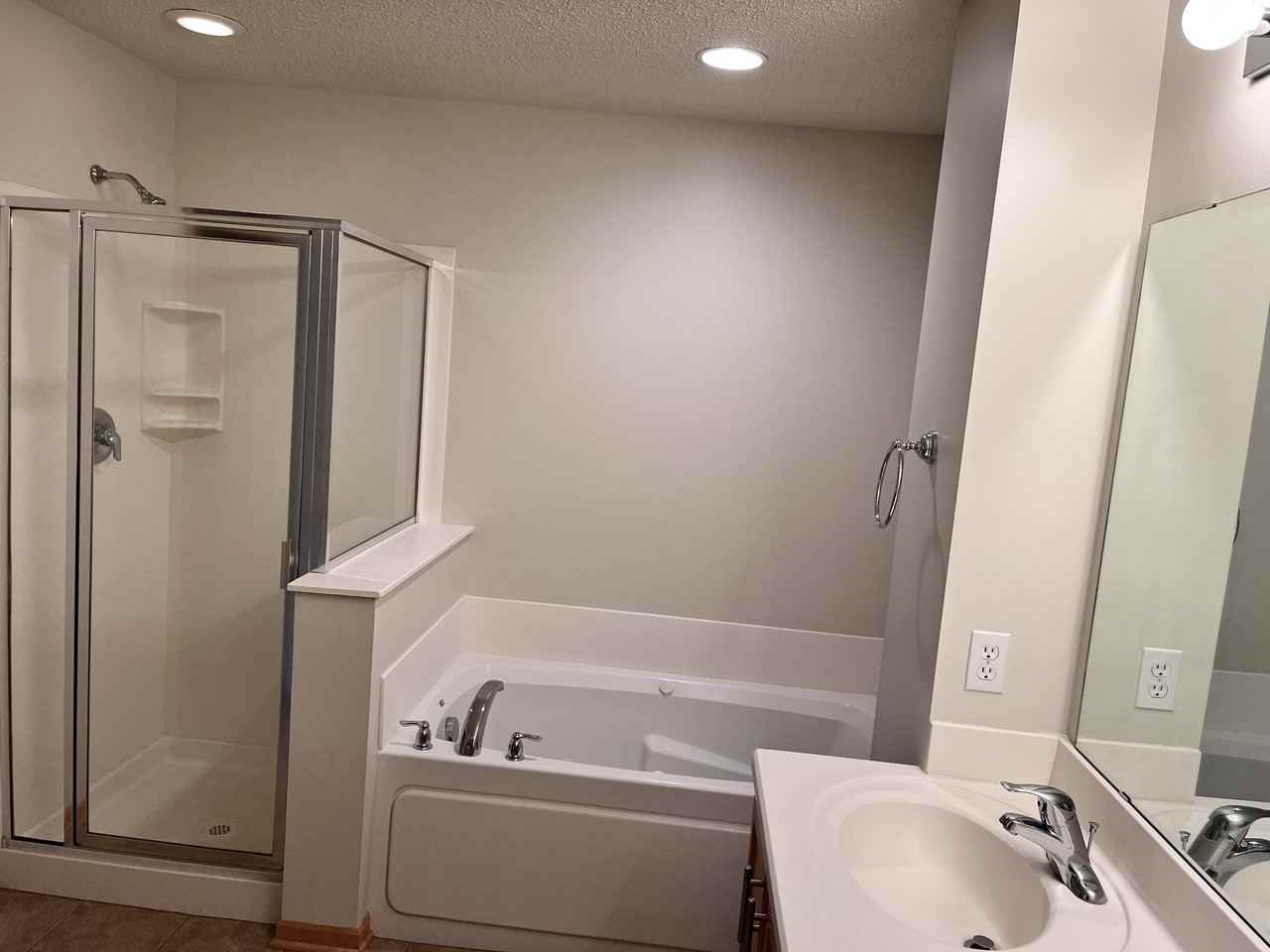 12265 Urbank St Ne Unit G #G - Photo 3 of 7