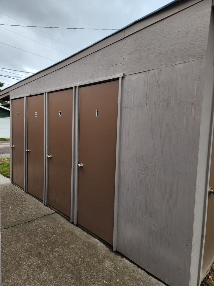 817 &W. Central Avenue - Photo 2 of 20