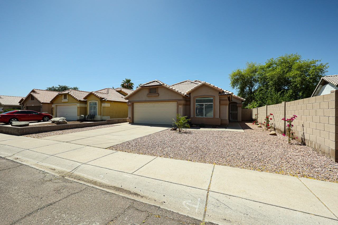 8449 W Audrey Ln - Photo 3 of 41