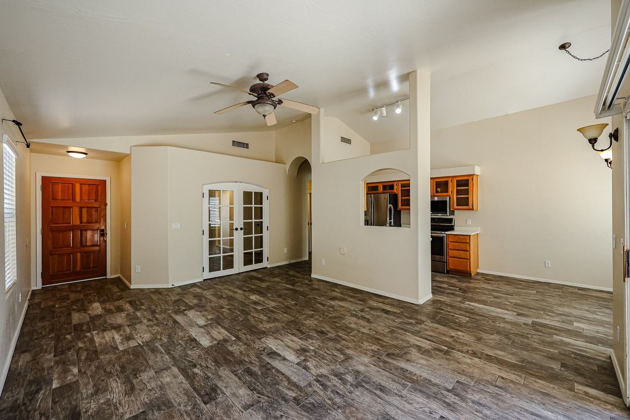 8449 W Audrey Ln - Photo 6 of 41
