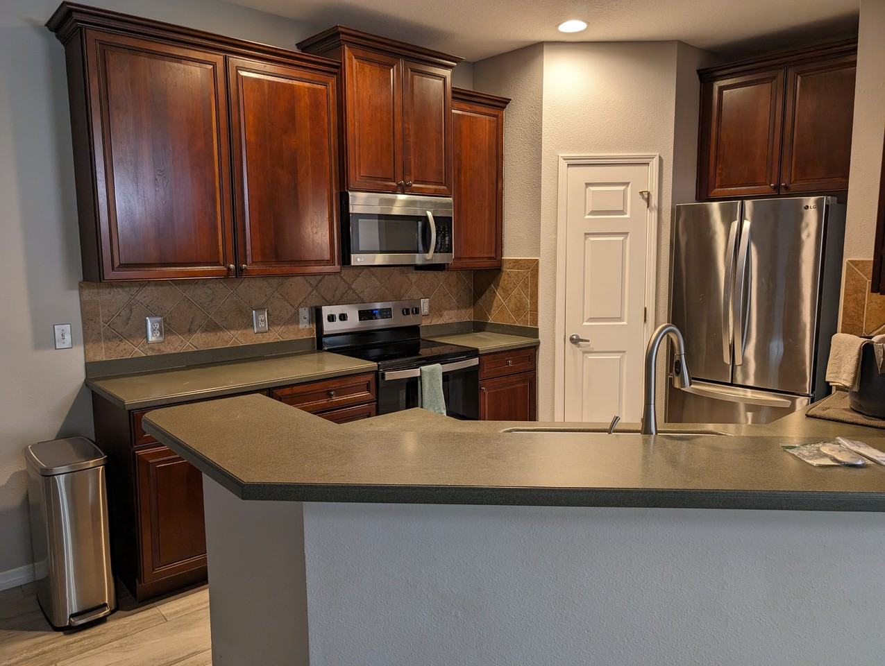 8619 Shallow Creek Ct - Photo 2 of 22