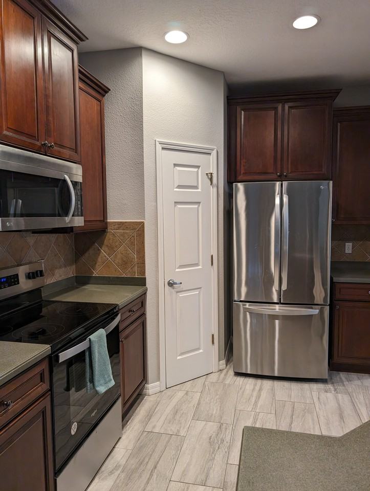 8619 Shallow Creek Ct - Photo 3 of 22