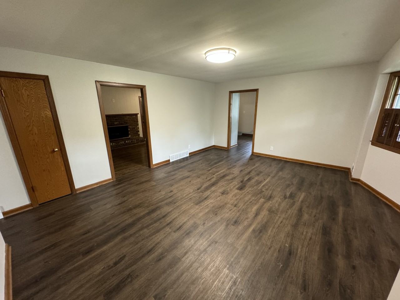 8114 Hardy Ave - Photo 2 of 15