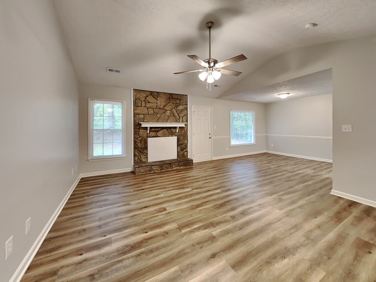 95 Rosebud Ln - Photo 2 of 18