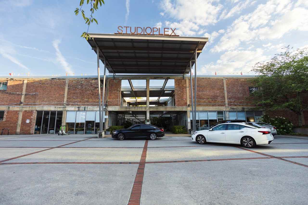 659 Auburn Ave Ne - Photo 2 of 18