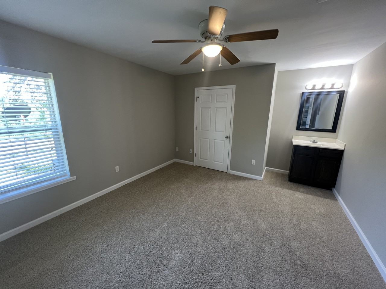 1469 Paran Rd - Photo 3 of 6