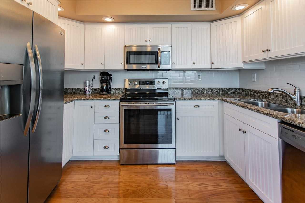 6322 Palma Del Mar Blvd S #1004 - Photo 7 of 30