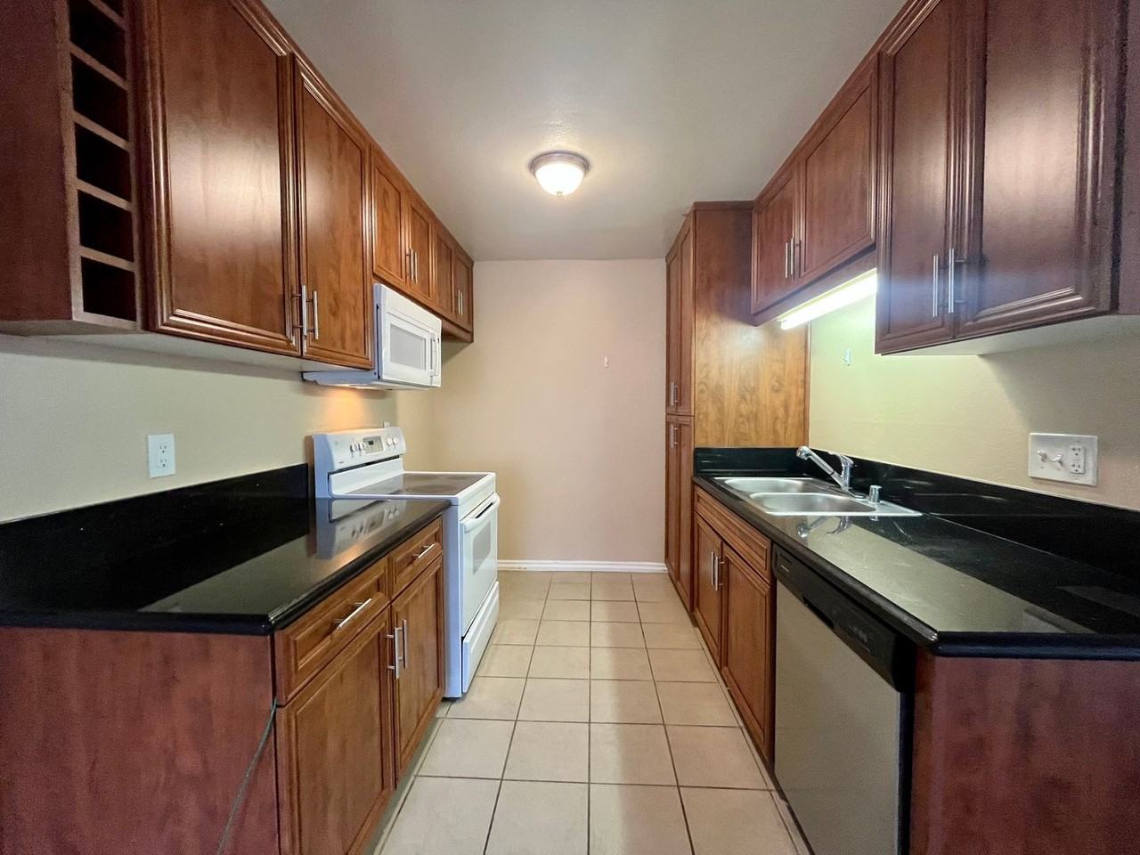 318 S Miraleste Dr - Photo 2 of 24