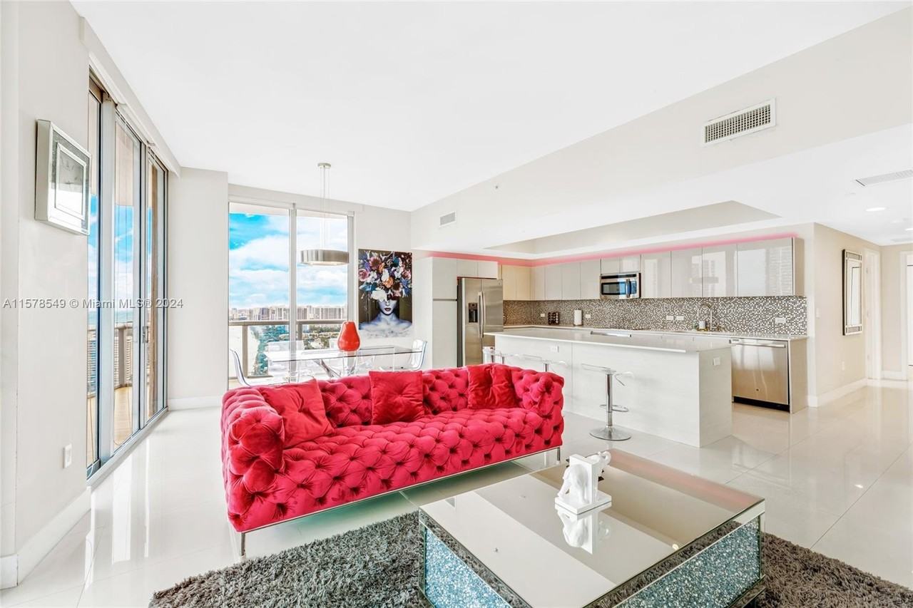 2600 E Hallandale Beach Blvd - Photo 3 of 34