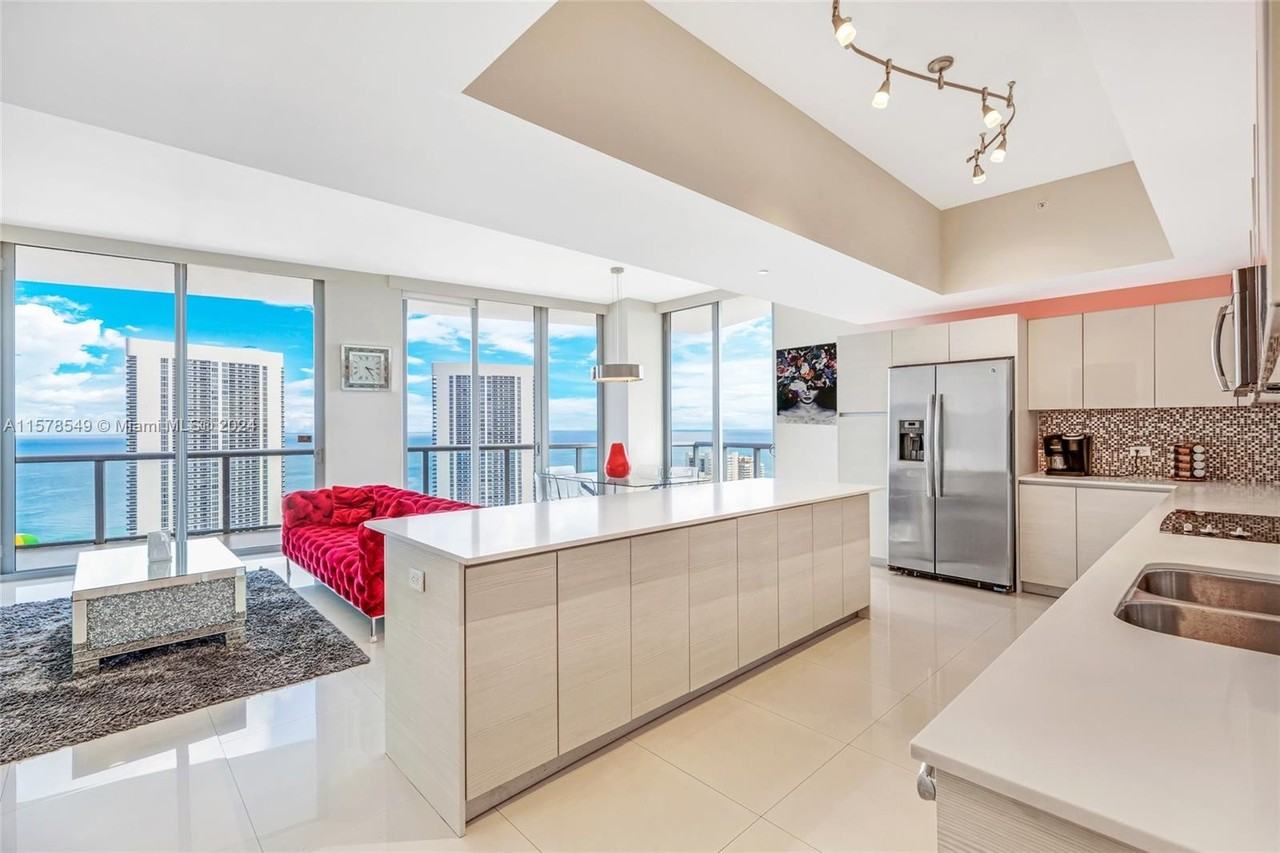 2600 E Hallandale Beach Blvd - Photo 6 of 34