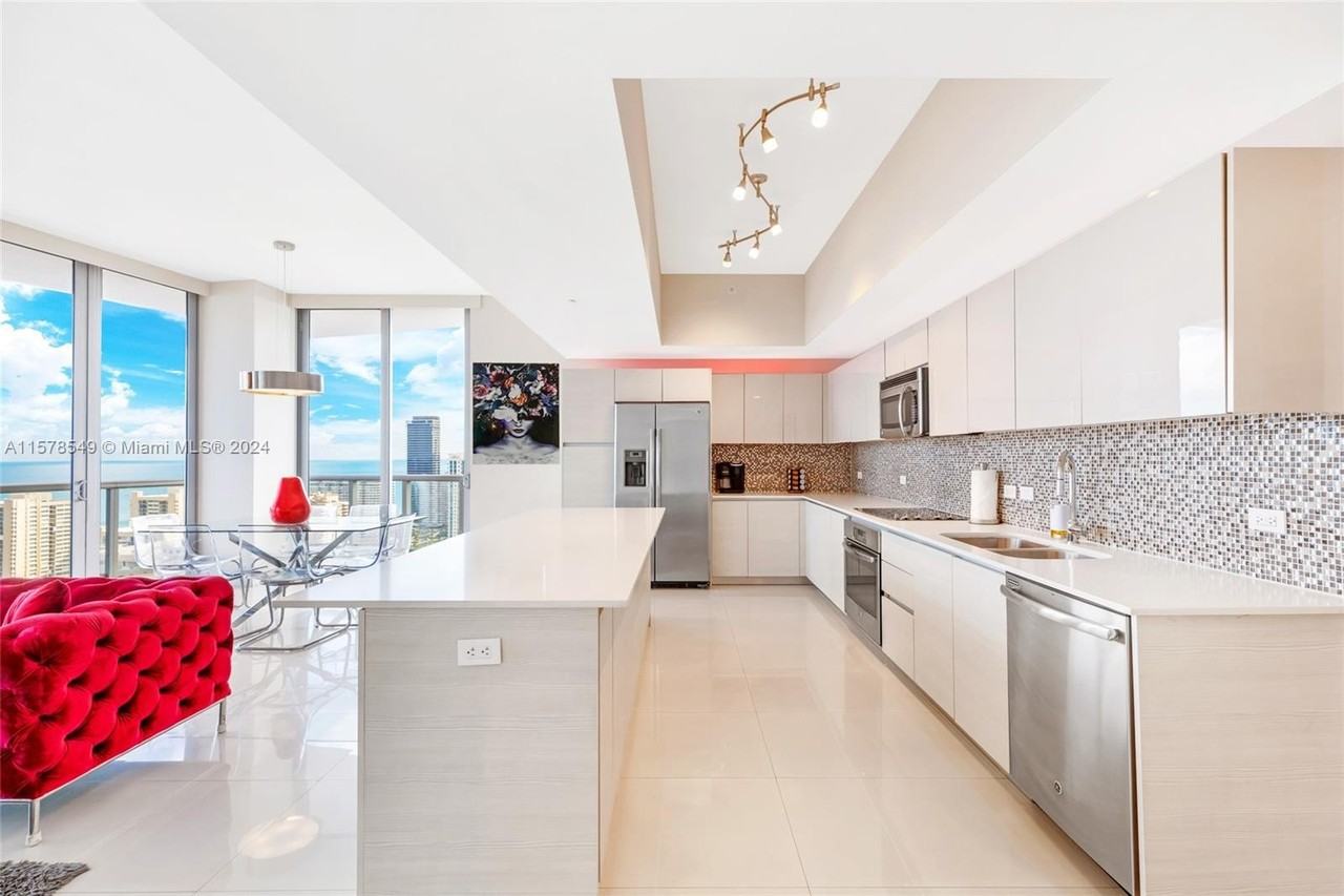 2600 E Hallandale Beach Blvd - Photo 7 of 34