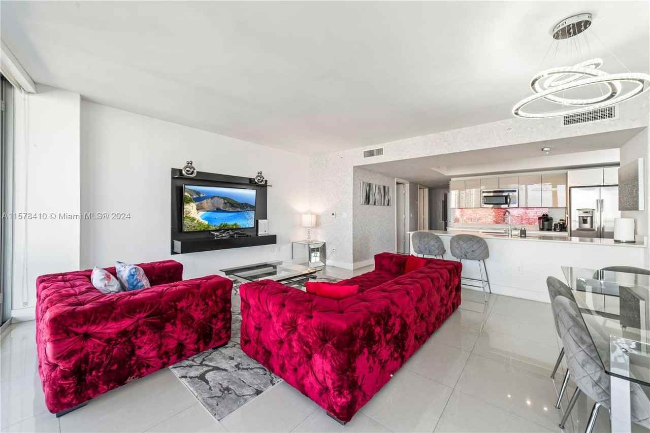 2600 E Hallandale Beach Blvd - Photo 4 of 25