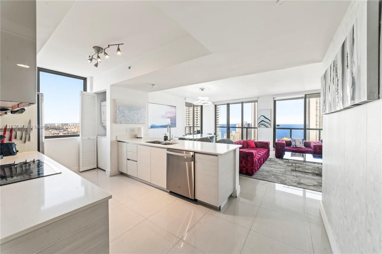 2600 E Hallandale Beach Blvd - Photo 7 of 25